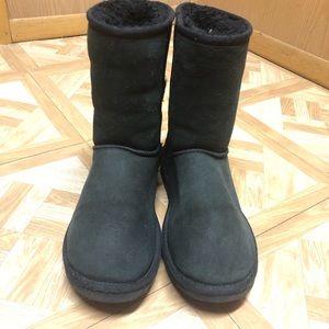 Ugg black classic boots women size 8